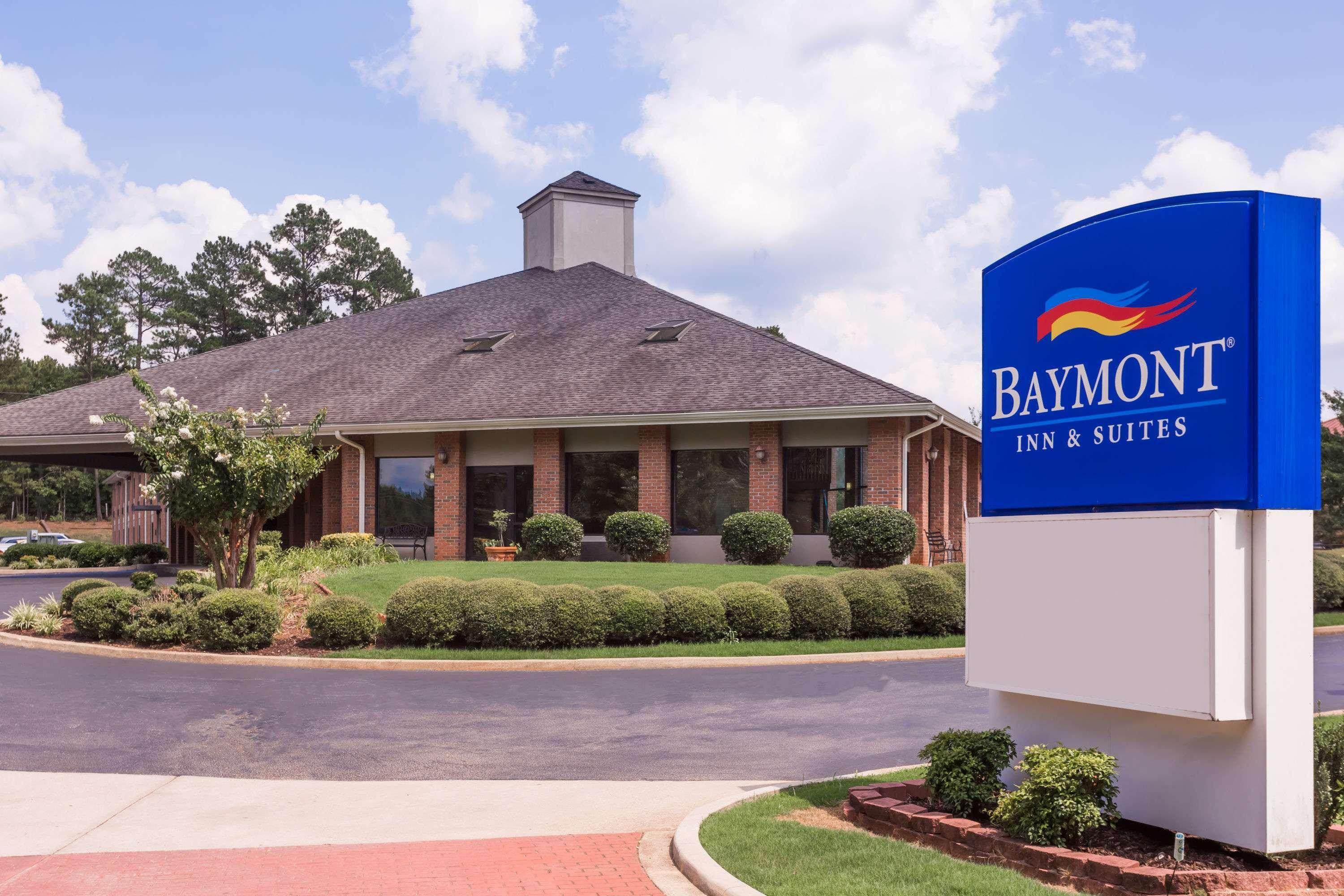 Hotel Baymont By Wyndham Lagrange Exterior foto