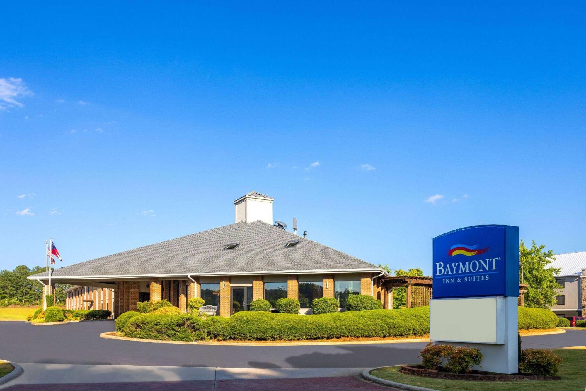 Hotel Baymont By Wyndham Lagrange Exterior foto
